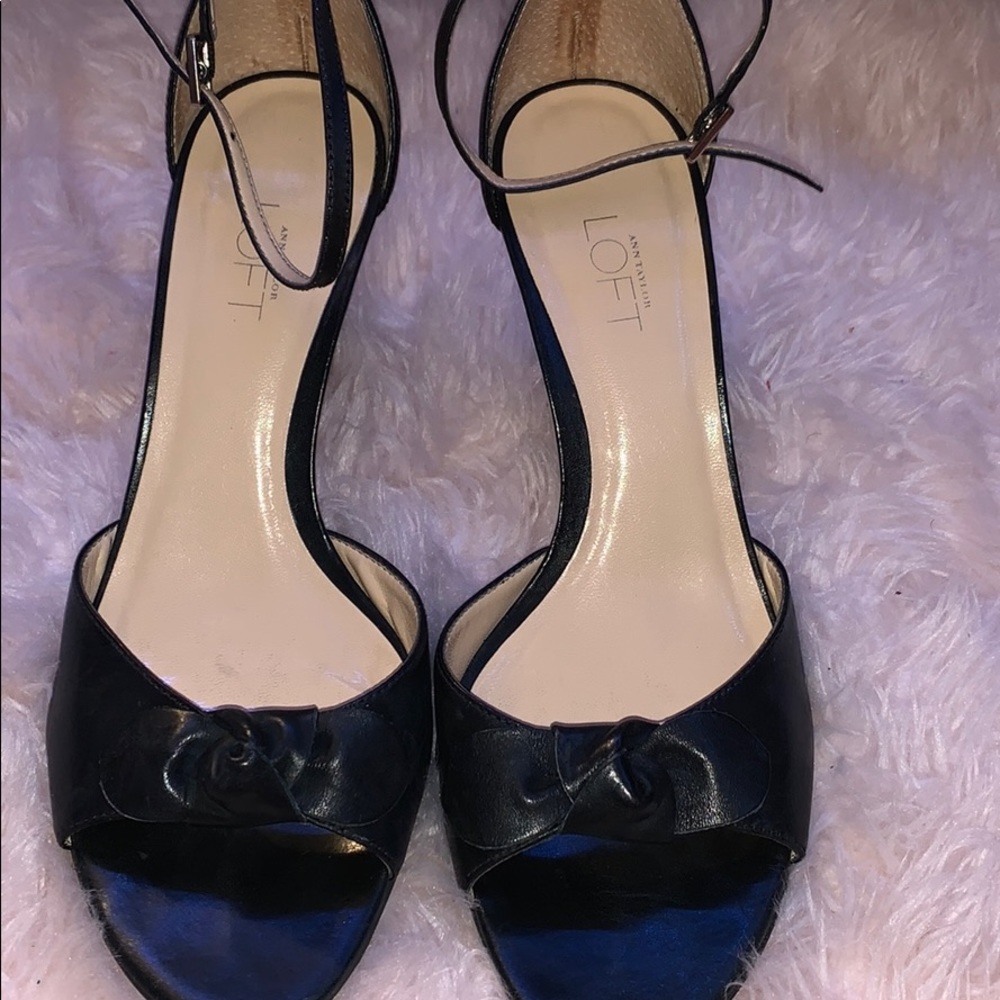 Loft Leather pumps